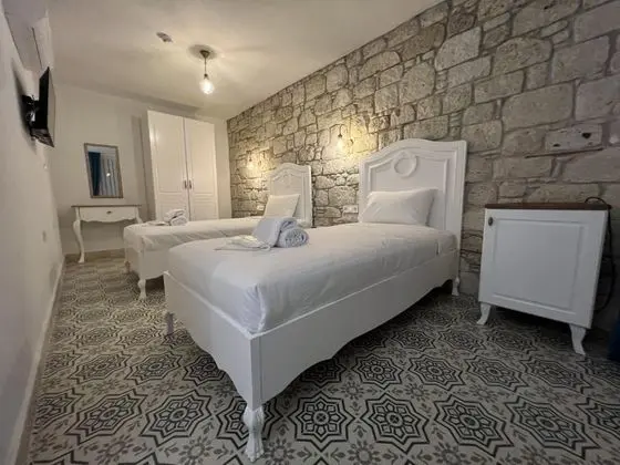 Twin, Havuz Manzaralı, Bahçe Katı