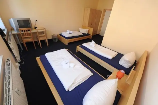 Üç Kişilik Oda, Ortak Banyo