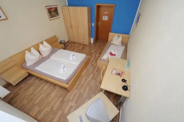 Üç Kişilik Oda, Ortak Banyo