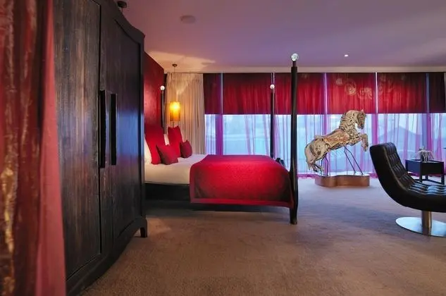 Çatı Katı Süiti (Penthouse)