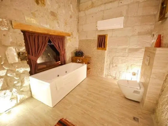 Royal Cave Suite-balkonlu