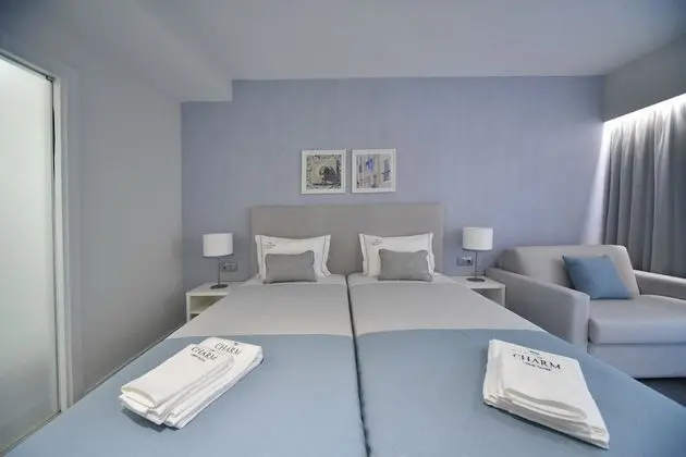 Tek Büyük veya İki Ayrı Yataklı Oda (Extra bed)