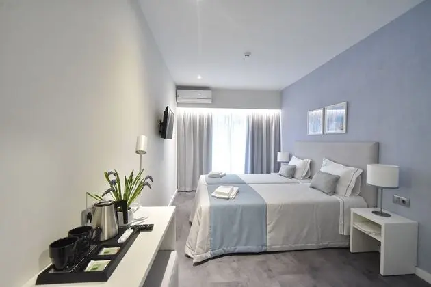 Tek Büyük veya İki Ayrı Yataklı Oda (Extra bed)