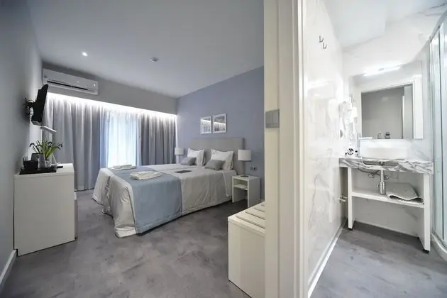 Tek Büyük veya İki Ayrı Yataklı Oda (Extra bed)
