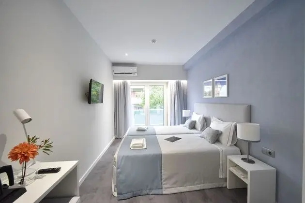 Tek Büyük veya İki Ayrı Yataklı Oda (Extra bed)