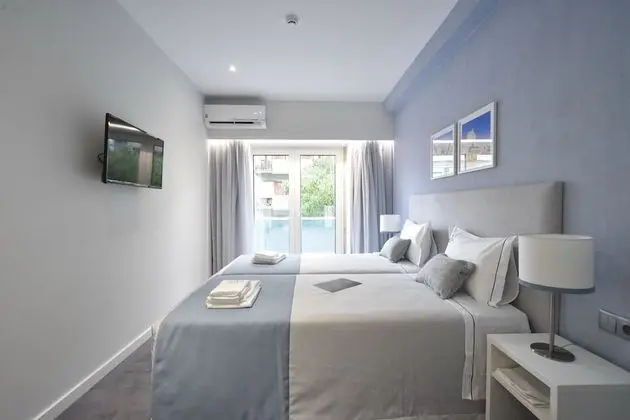 Tek Büyük veya İki Ayrı Yataklı Oda (Extra bed)