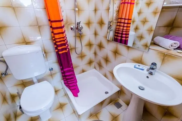 Tek Büyük Yataklı Oda (Double Room with Shared Terrace)