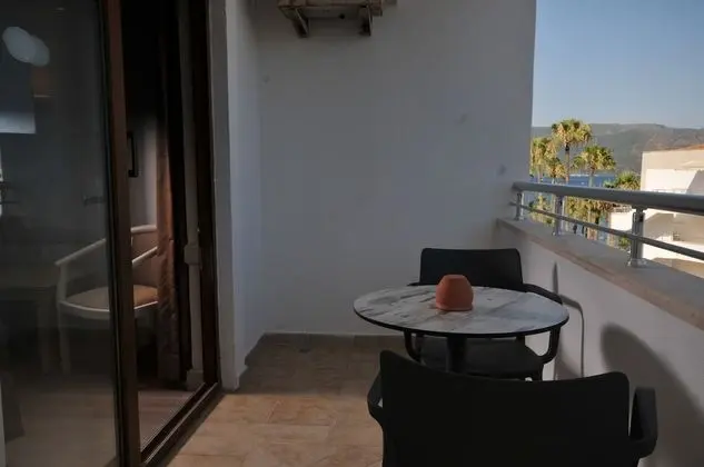 Standard Room, Partial Sea View