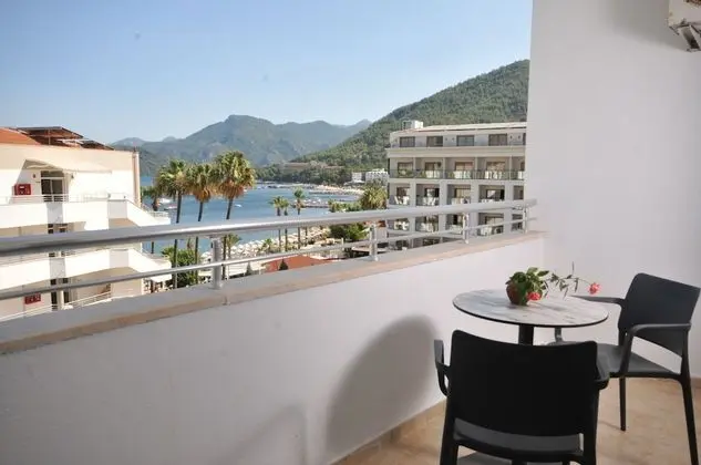 Standard Room, Partial Sea View