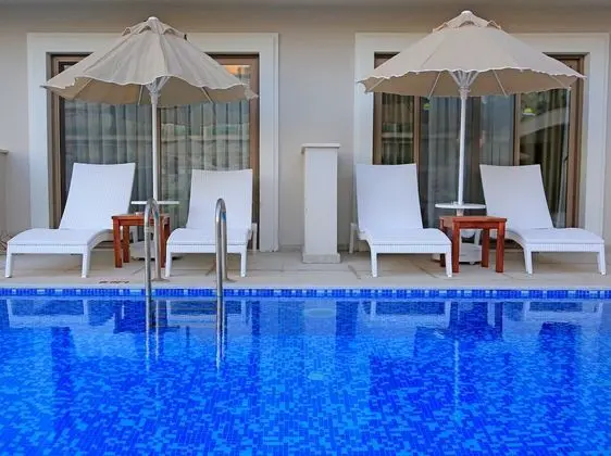 Swim Up Oda