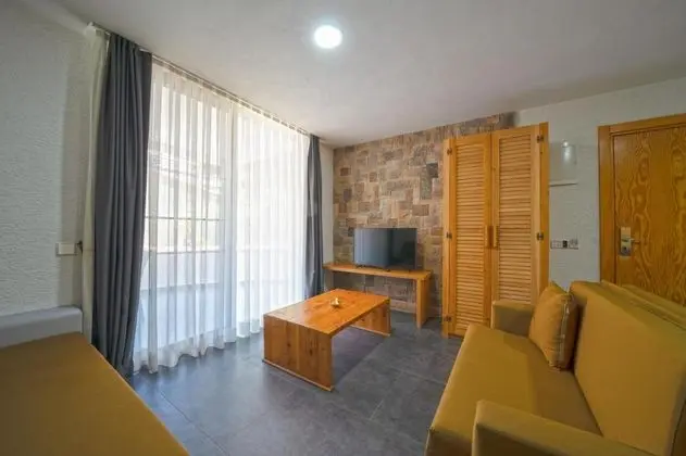 Aile Suiti, Bahçe Manzaralı, Balkonlu