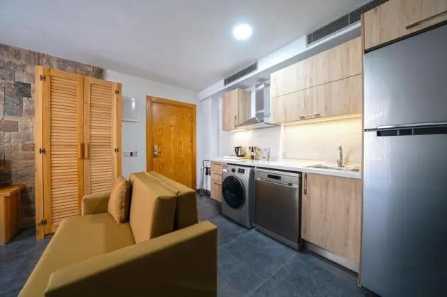 Aile Suiti, Bahçe Manzaralı, Balkonlu