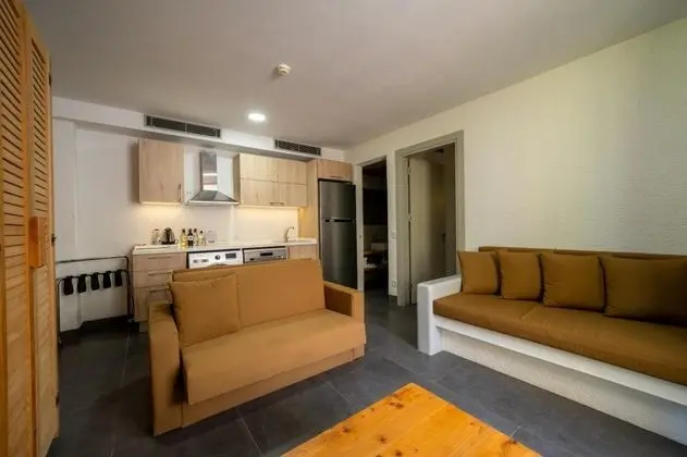 Aile Suiti, Bahçe Manzaralı, Balkonlu