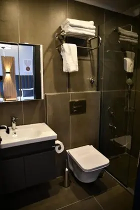 https://images.odamax.com/img/1920x1080/odamax/image/upload/My_Ella_Marina_Hotel_202506261605453_KDR_6397.JPG