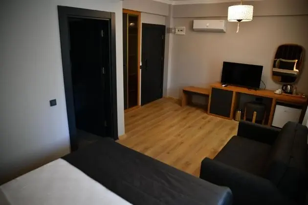 https://images.odamax.com/img/1920x1080/odamax/image/upload/My_Ella_Marina_Hotel_202506261633162_KDR_6328.JPG