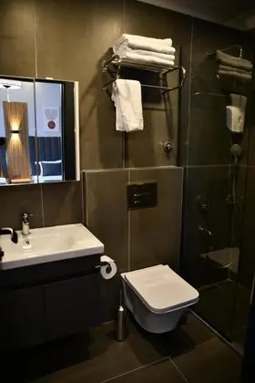 https://images.odamax.com/img/1920x1080/odamax/image/upload/My_Ella_Marina_Hotel_202506261633194_KDR_6396.JPG