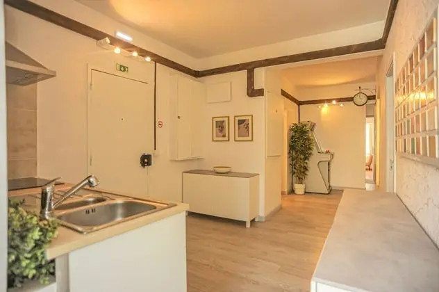 Tek Kişilik Oda, Ortak Banyo (4)