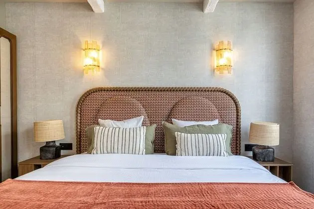 Superior Tek Büyük veya İki Ayrı Yataklı Oda