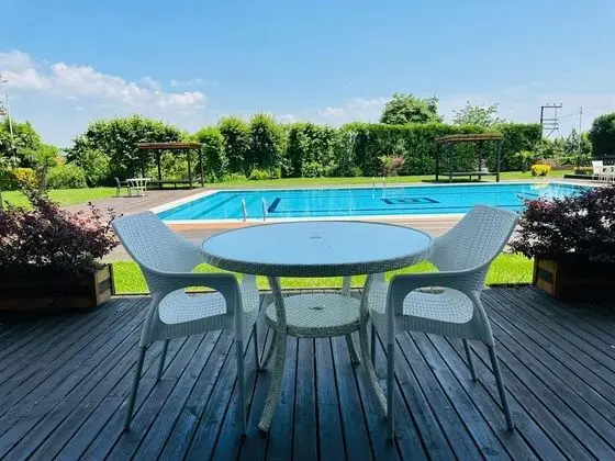 Deluxe Oda, Havuz Manzaralı