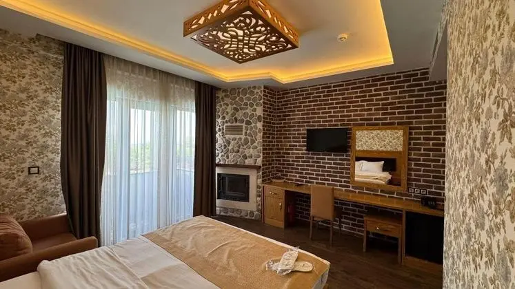 Şömineli Deluxe Oda, Göl Manzaralı