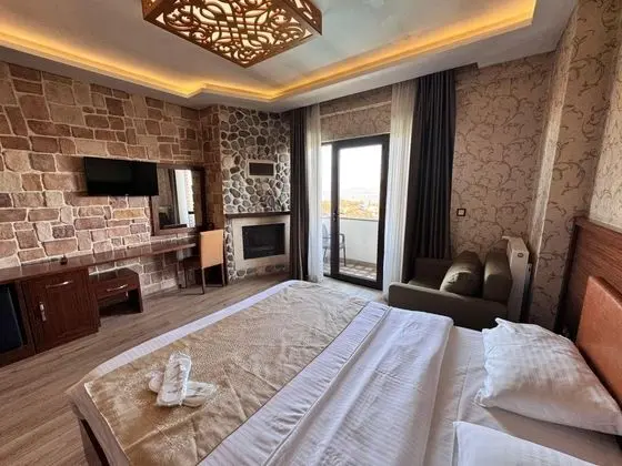 Şömineli Deluxe Oda, Göl Manzaralı