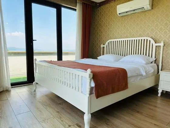 Suite,Göl Manzaralı
