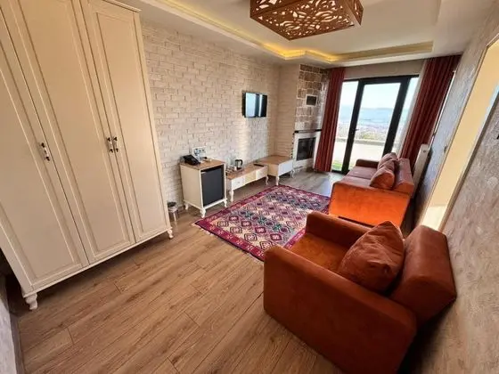 Suite,Göl Manzaralı