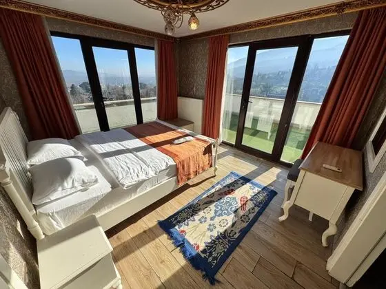Suite,Göl Manzaralı