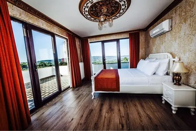 Suite,Göl Manzaralı