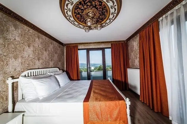Suite,Göl Manzaralı