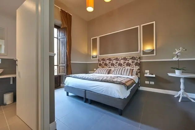 Premium Tek Büyük Yataklı Oda