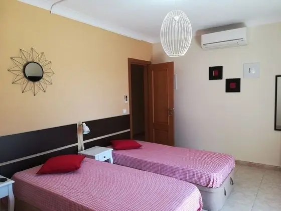 Üç Kişilik Oda, Ortak Banyo