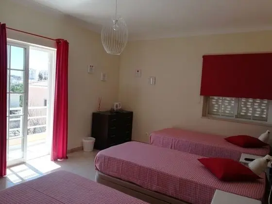 Üç Kişilik Oda, Ortak Banyo