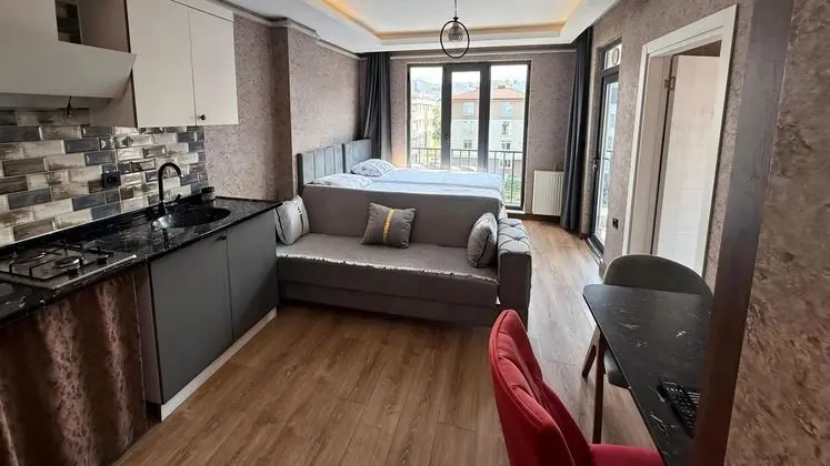 Daire, Bahçe Manzaralı, Balkonlu