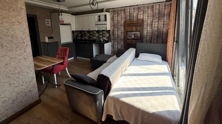 Daire, Bahçe Manzaralı, Balkonlu