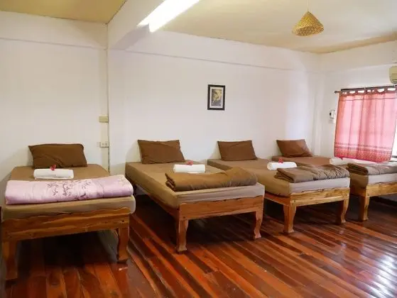 Female Dormitory with Shared Bathroom