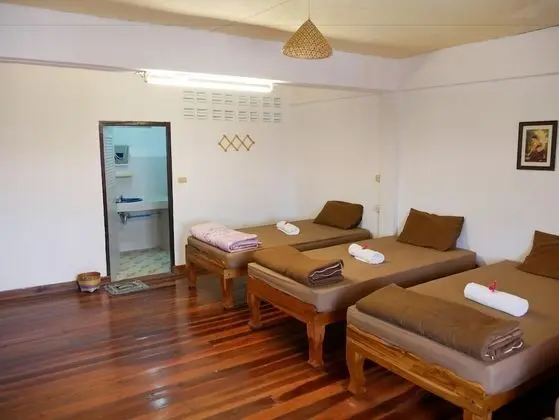 Female Dormitory with Shared Bathroom