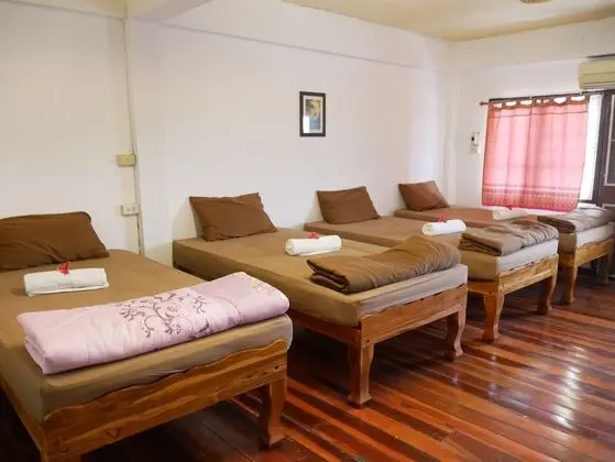 Female Dormitory with Shared Bathroom