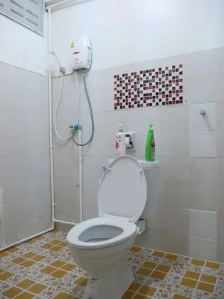 Female Dormitory with Shared Bathroom