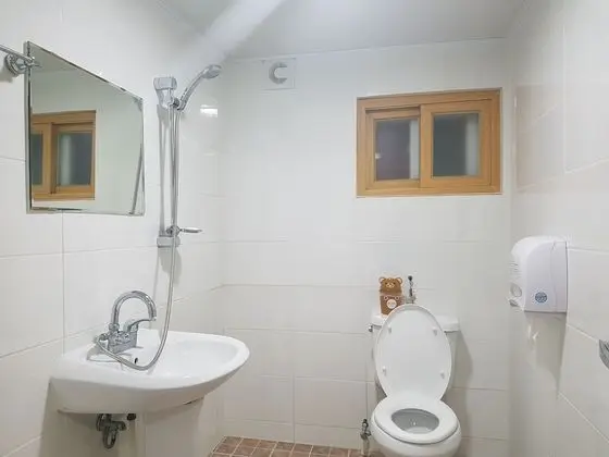 Üç Kişilik Oda