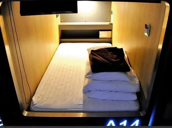 Private Capsule Male Dormitory