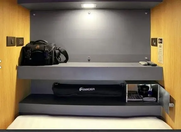 Private Capsule Male Dormitory