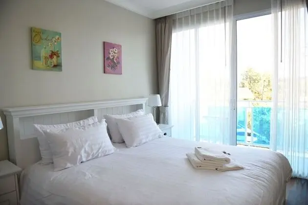 Studio Room E202