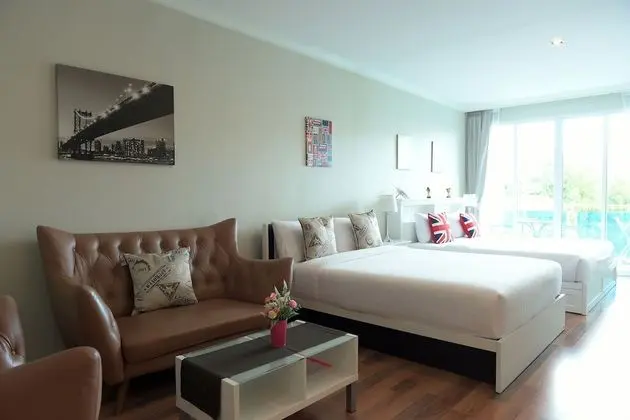 Studio Room E202