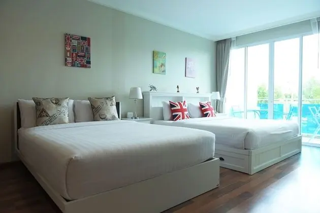 Studio Room E202
