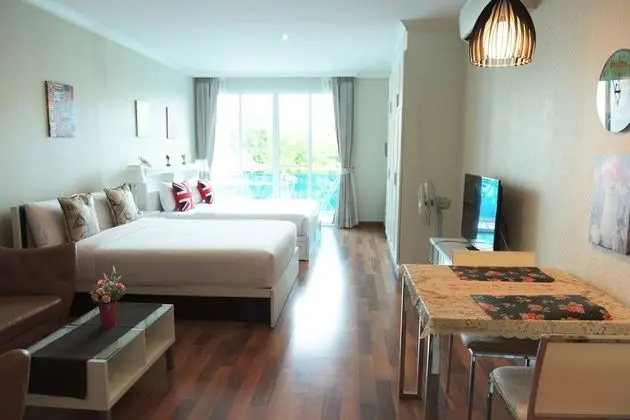 Studio Room E202