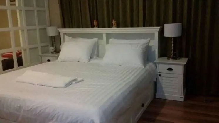 Studio Room E202