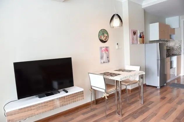 Studio Room E202