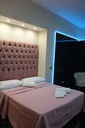 Deluxe Tek Büyük Yataklı Oda, 1 Yatak Odası, Avlu Manzaralı, Zemin Kat