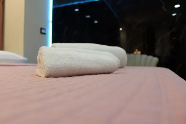 Deluxe Tek Büyük Yataklı Oda, 1 Yatak Odası, Avlu Manzaralı, Zemin Kat